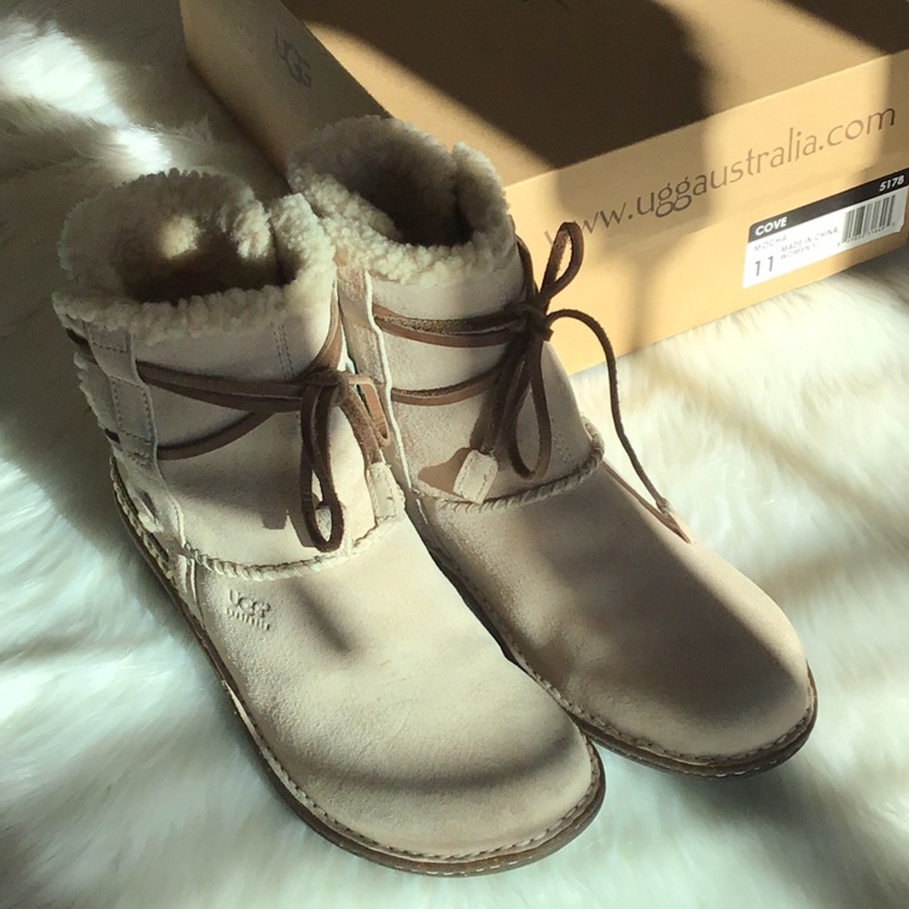 Authentic Women’s UGG Boots. Size 11